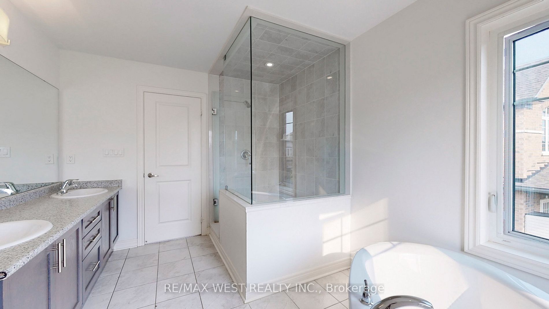 227 Inverness Way
