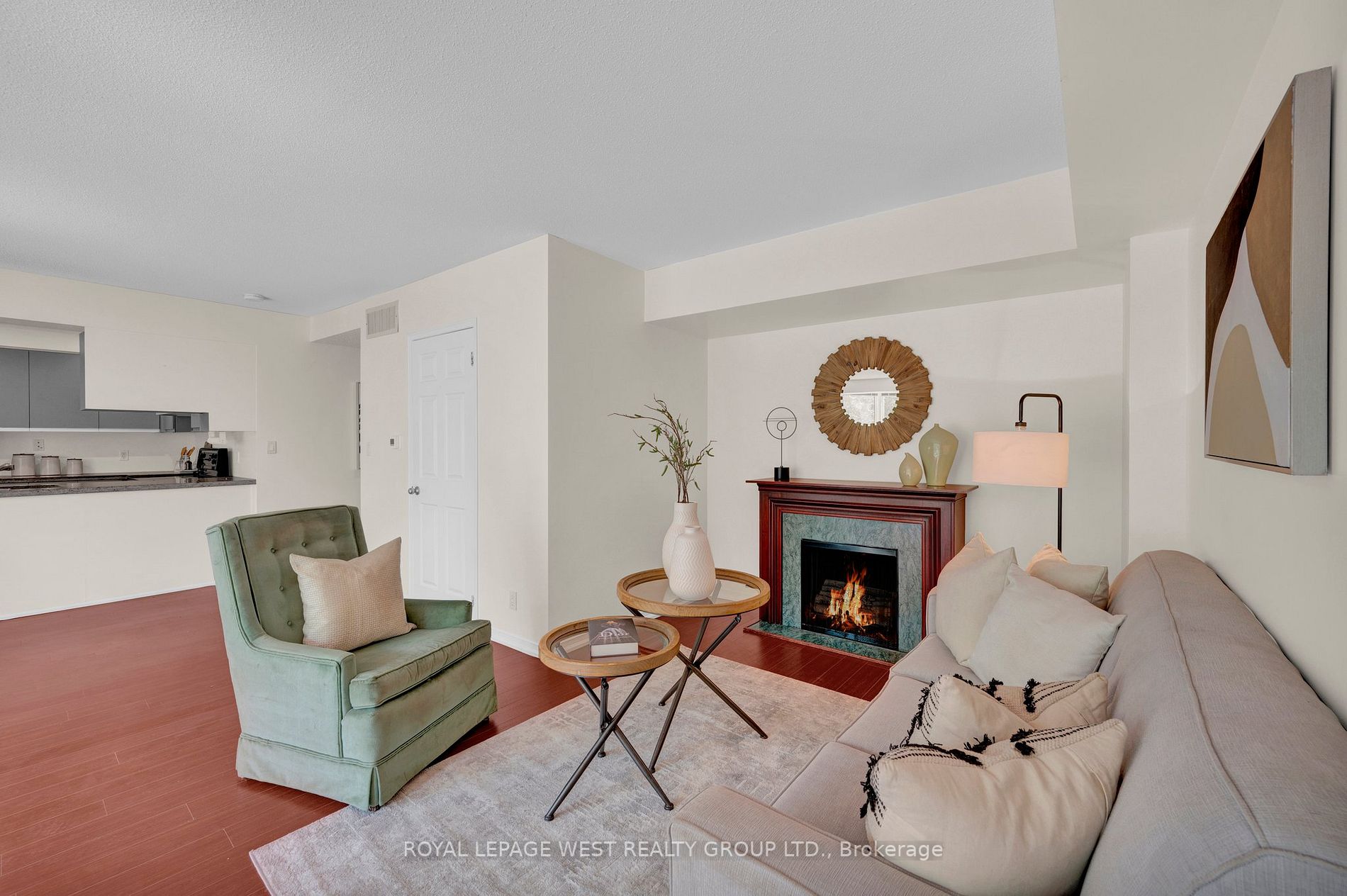 21 George St, #205