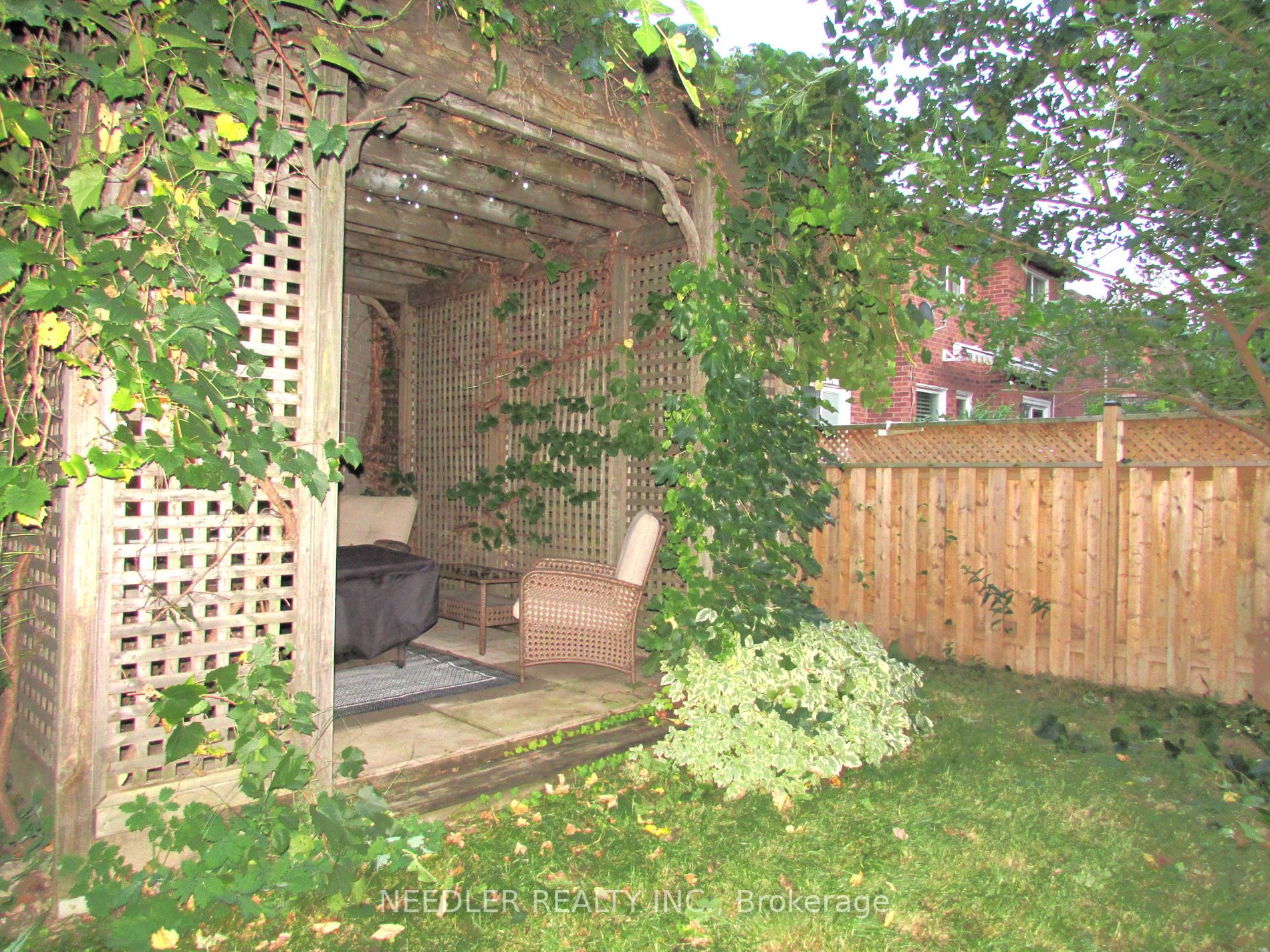 488 Bartholomew Dr