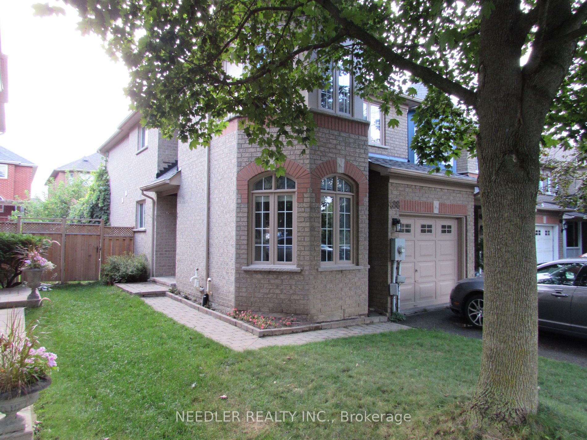 488 Bartholomew Dr
