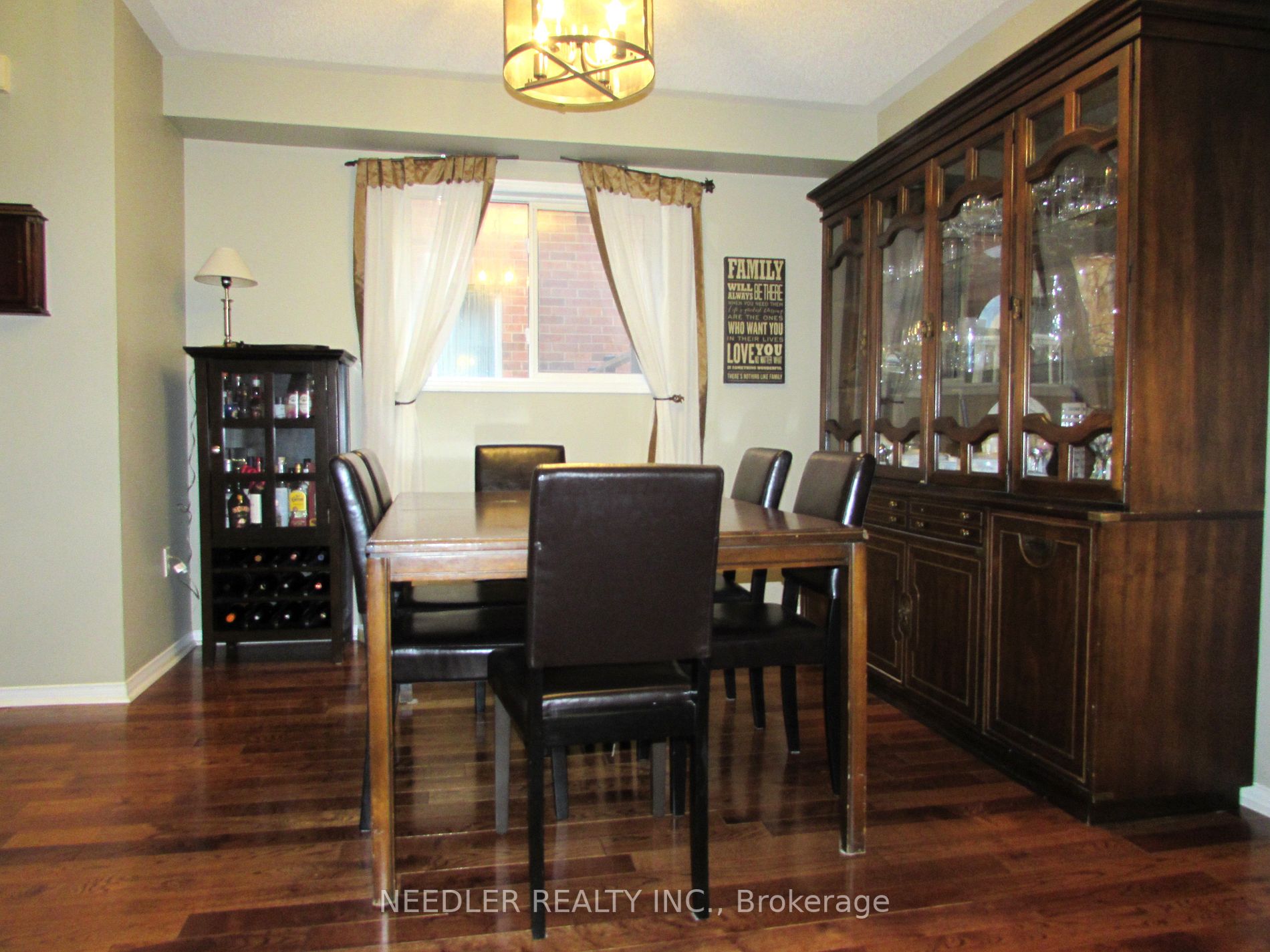 488 Bartholomew Dr