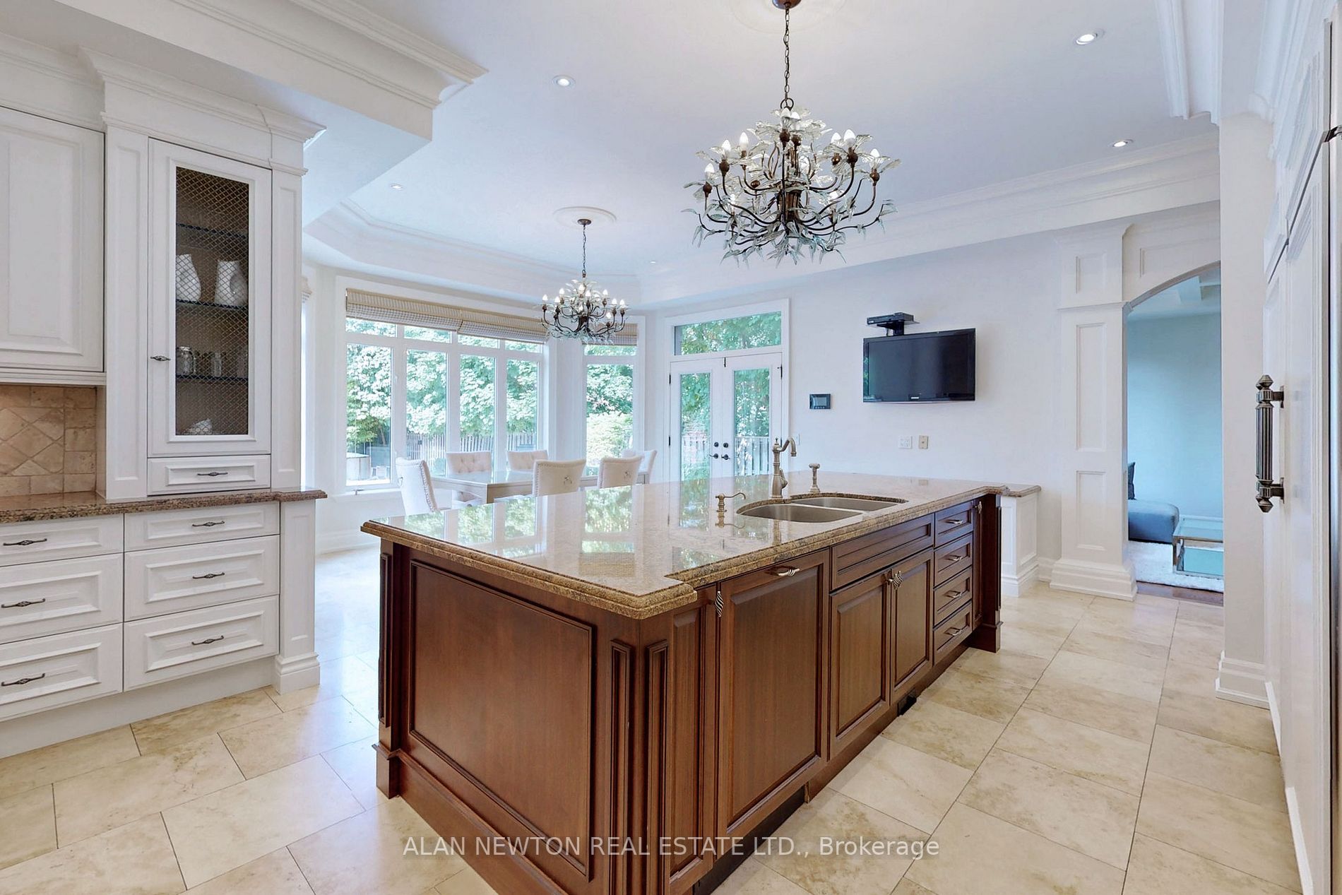 160 King High Dr