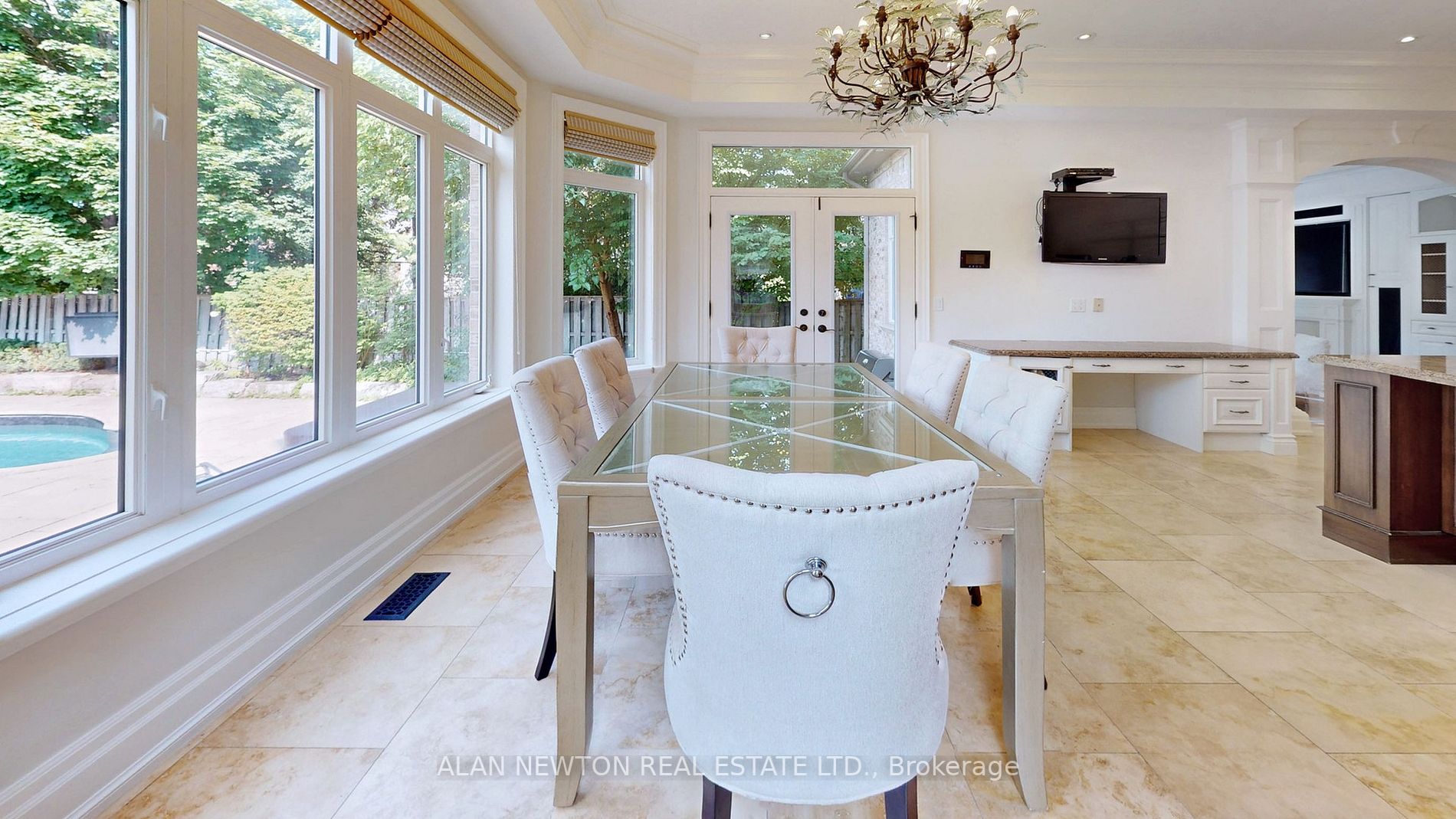 160 King High Dr