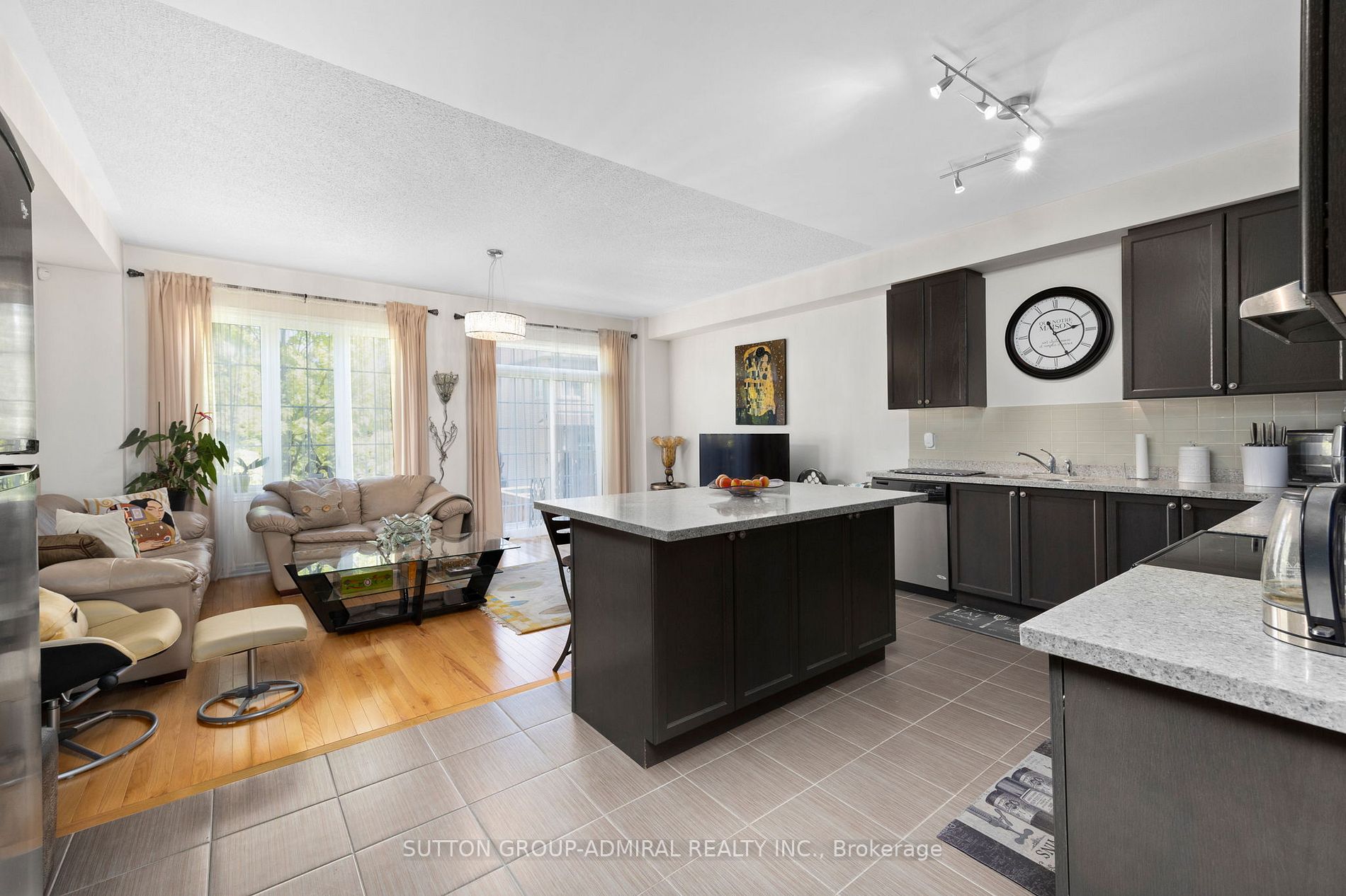 8777 Dufferin St, #44