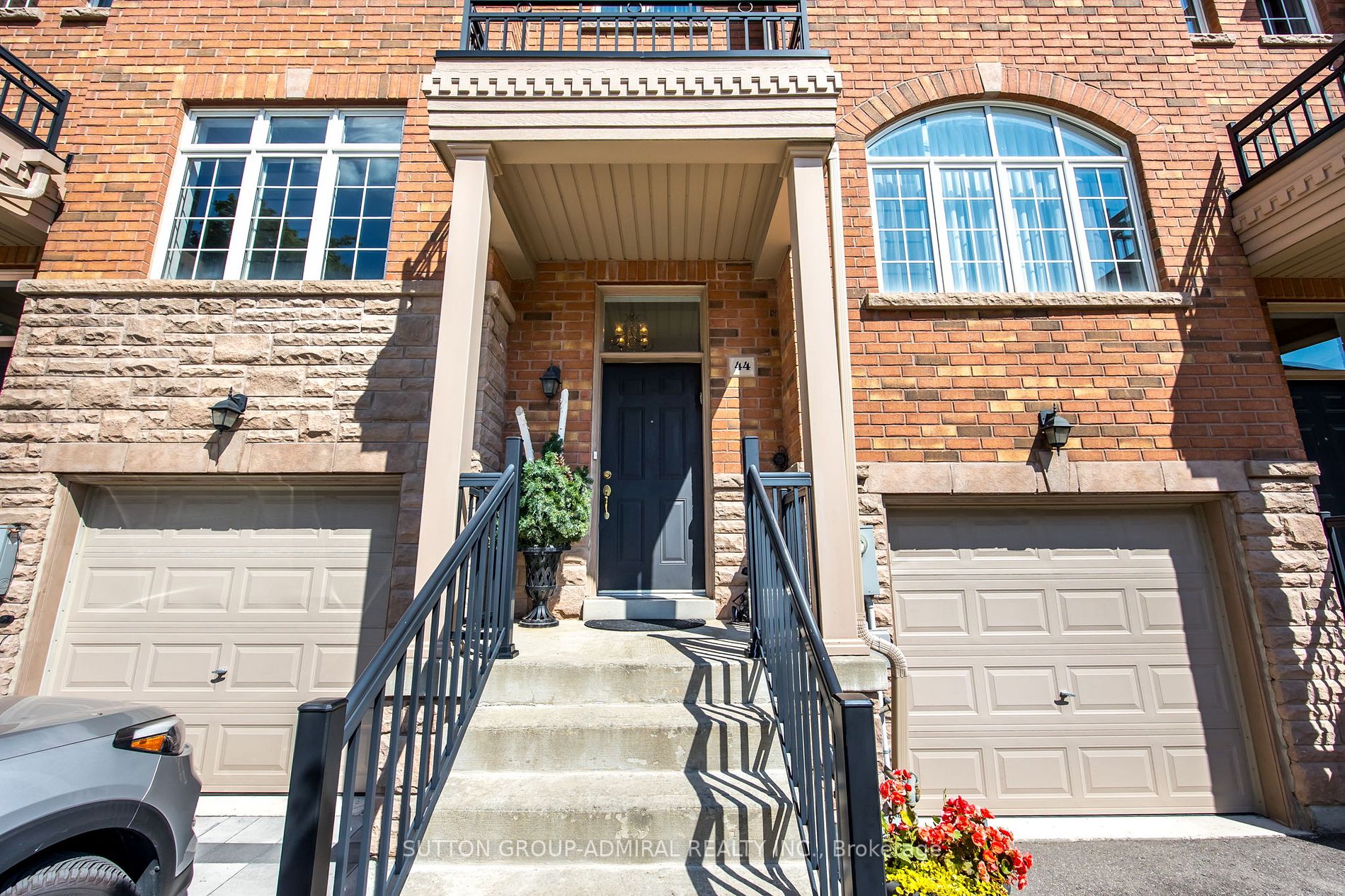 8777 Dufferin St, #44