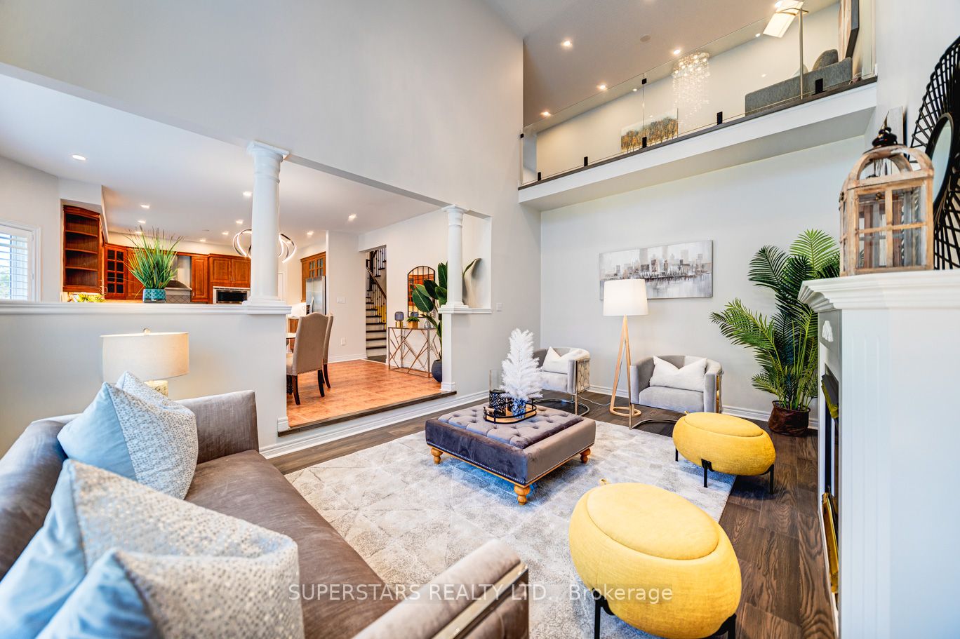 22 Ayhart St