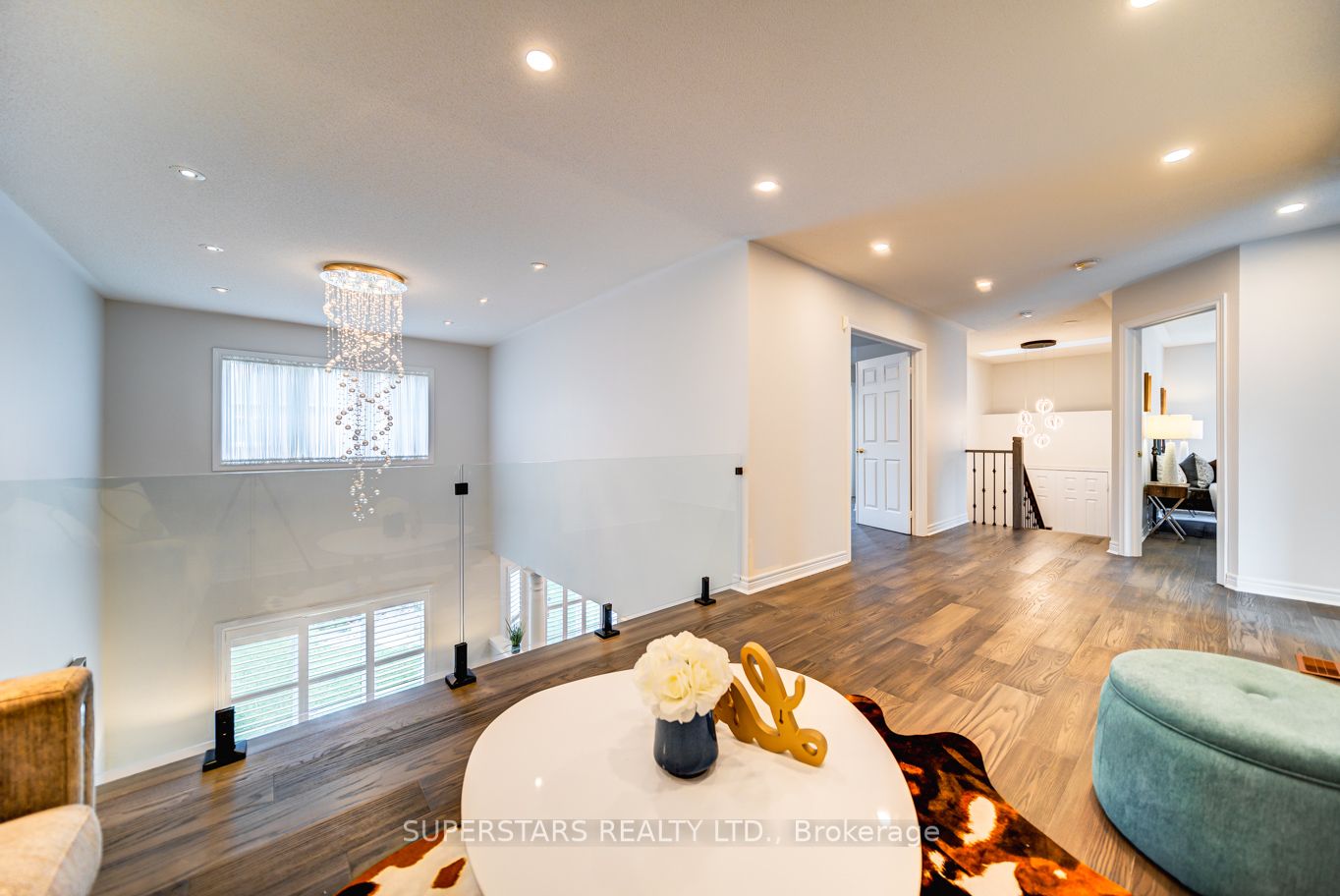 22 Ayhart St