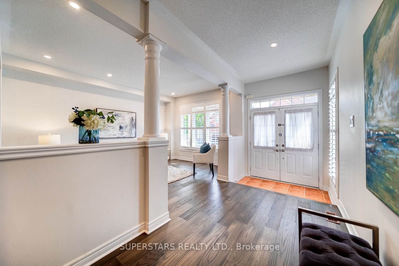 22 Ayhart St