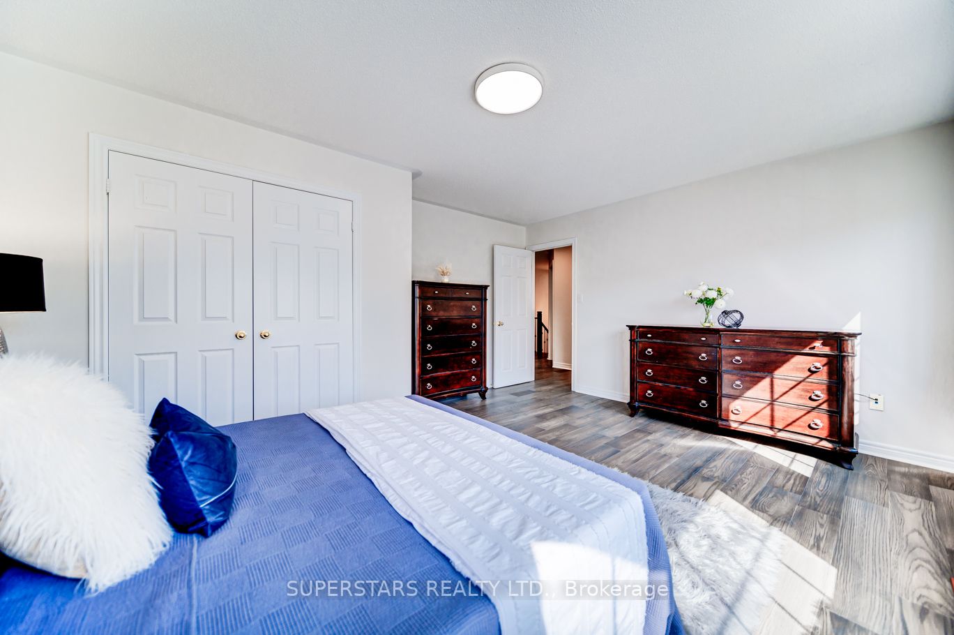22 Ayhart St