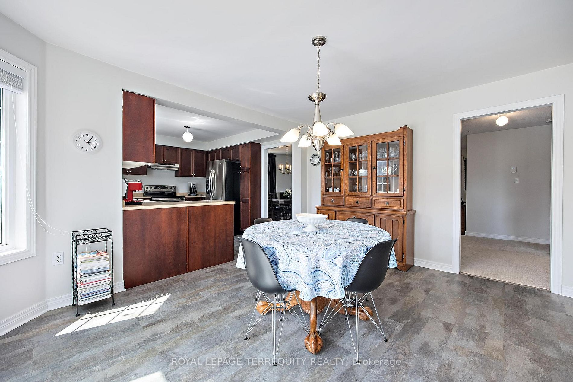 2263 Jack Cres