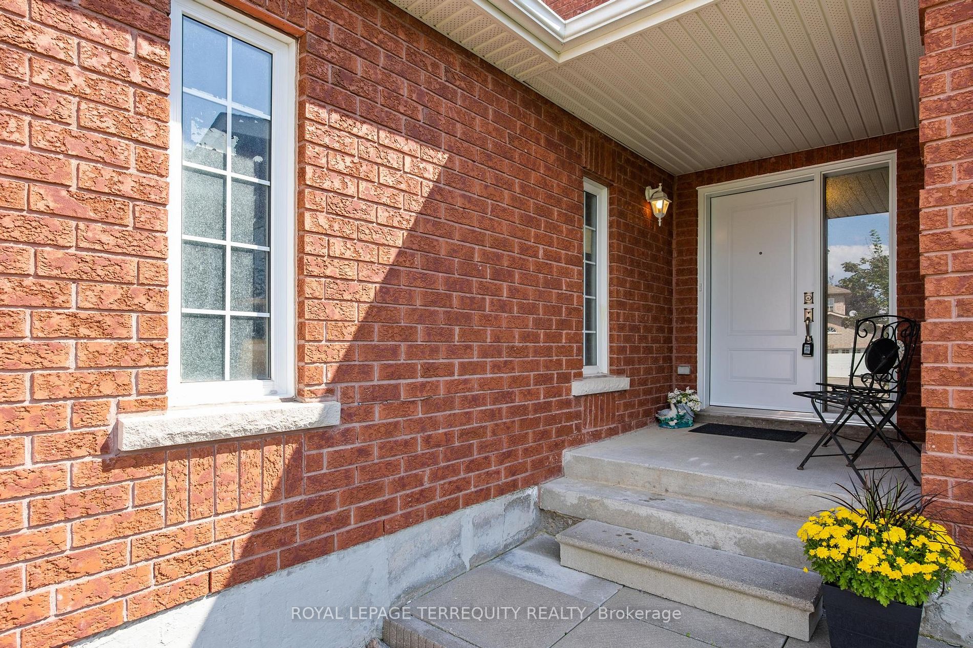 2263 Jack Cres