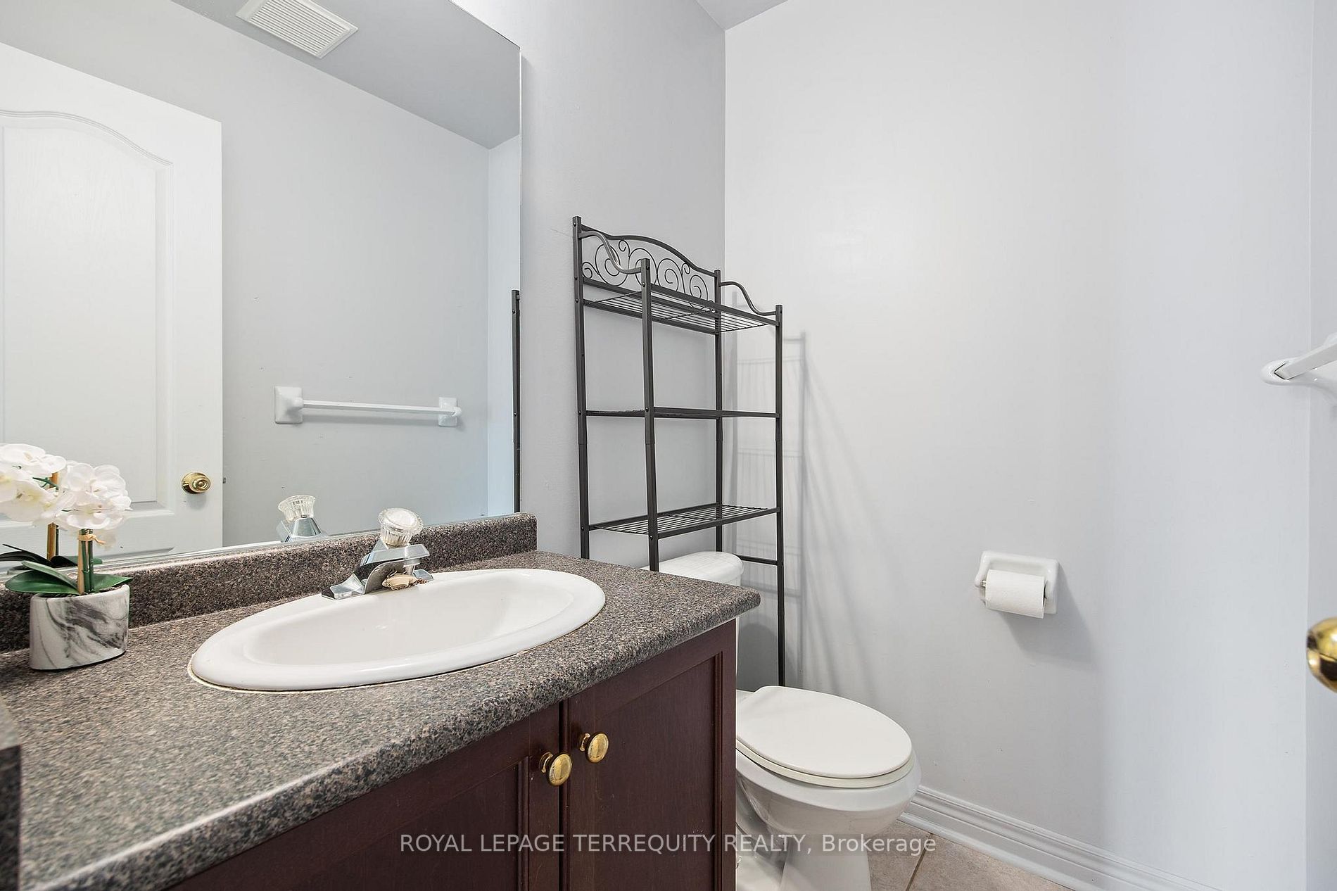 2263 Jack Cres