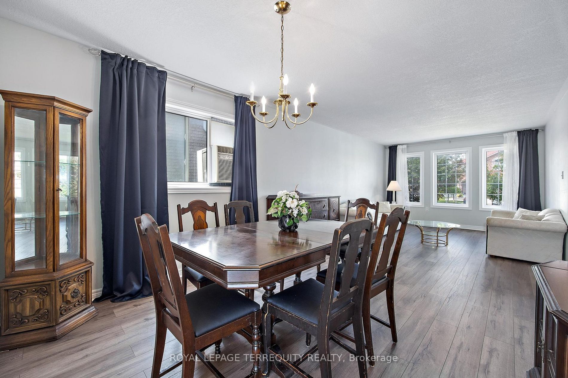 2263 Jack Cres
