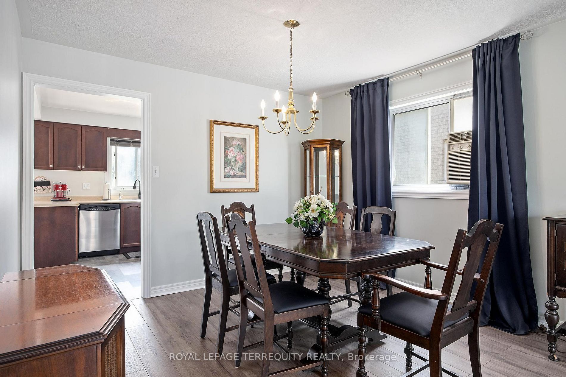 2263 Jack Cres
