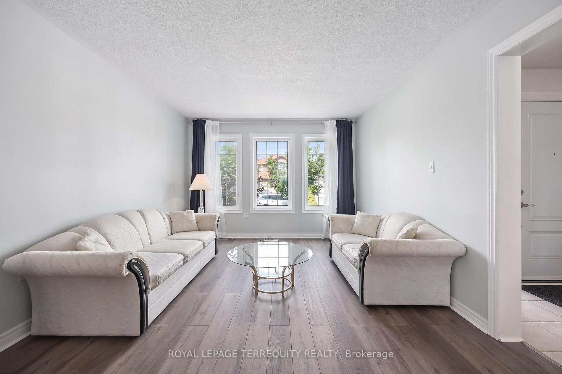2263 Jack Cres