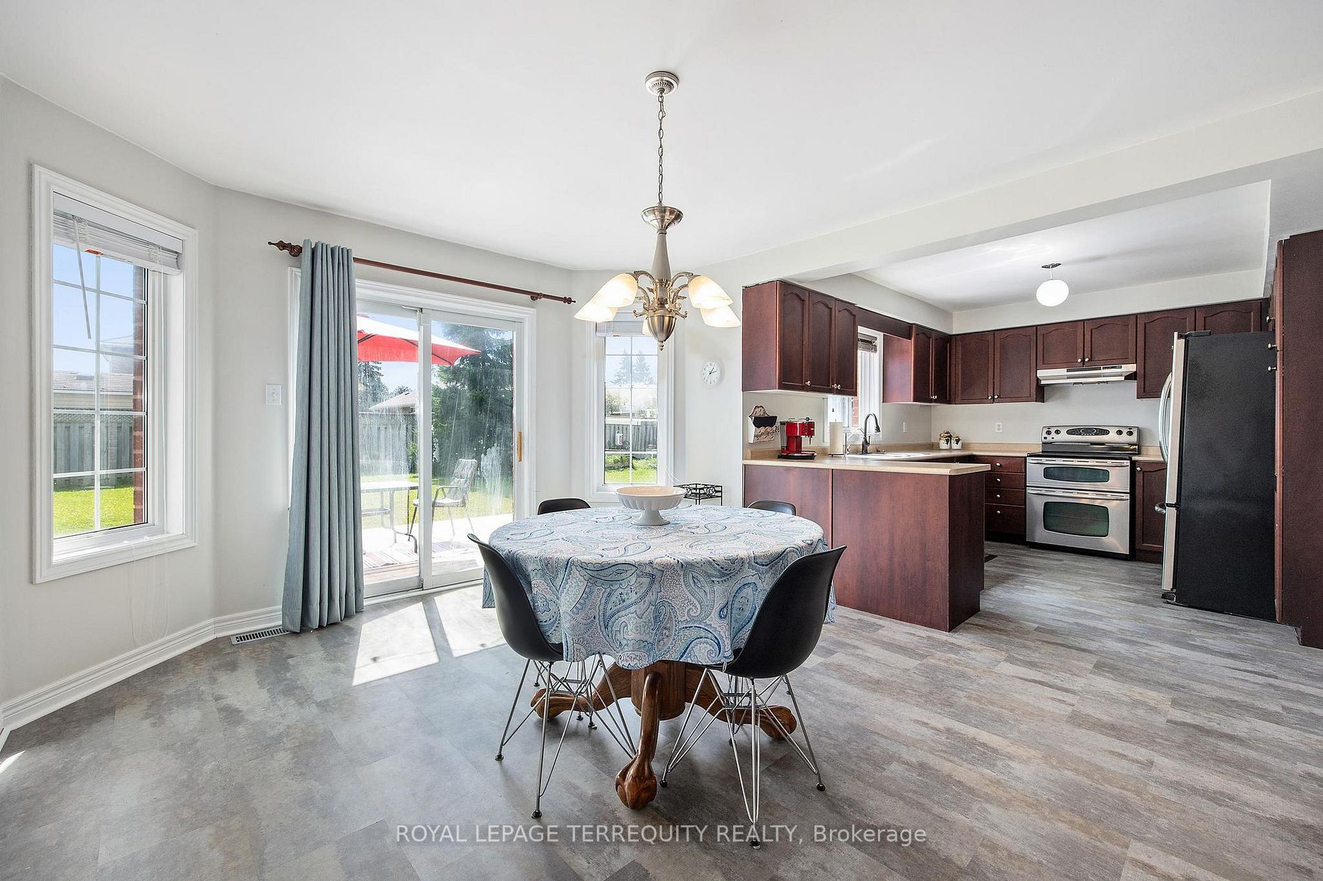2263 Jack Cres