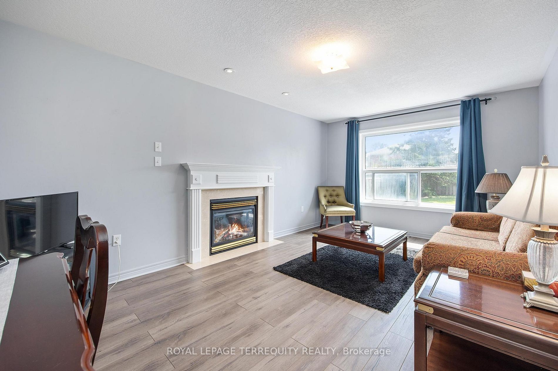 2263 Jack Cres