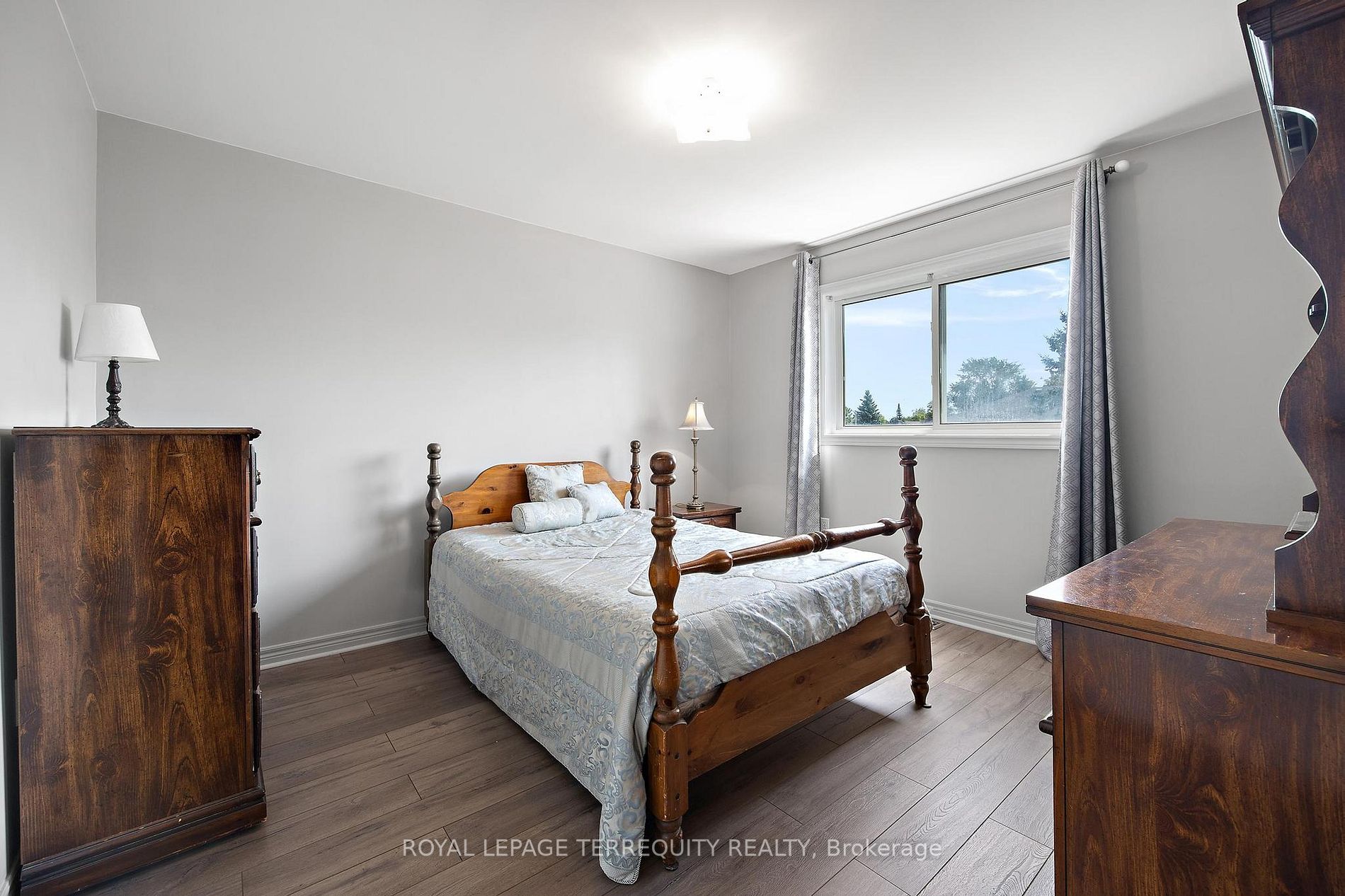 2263 Jack Cres