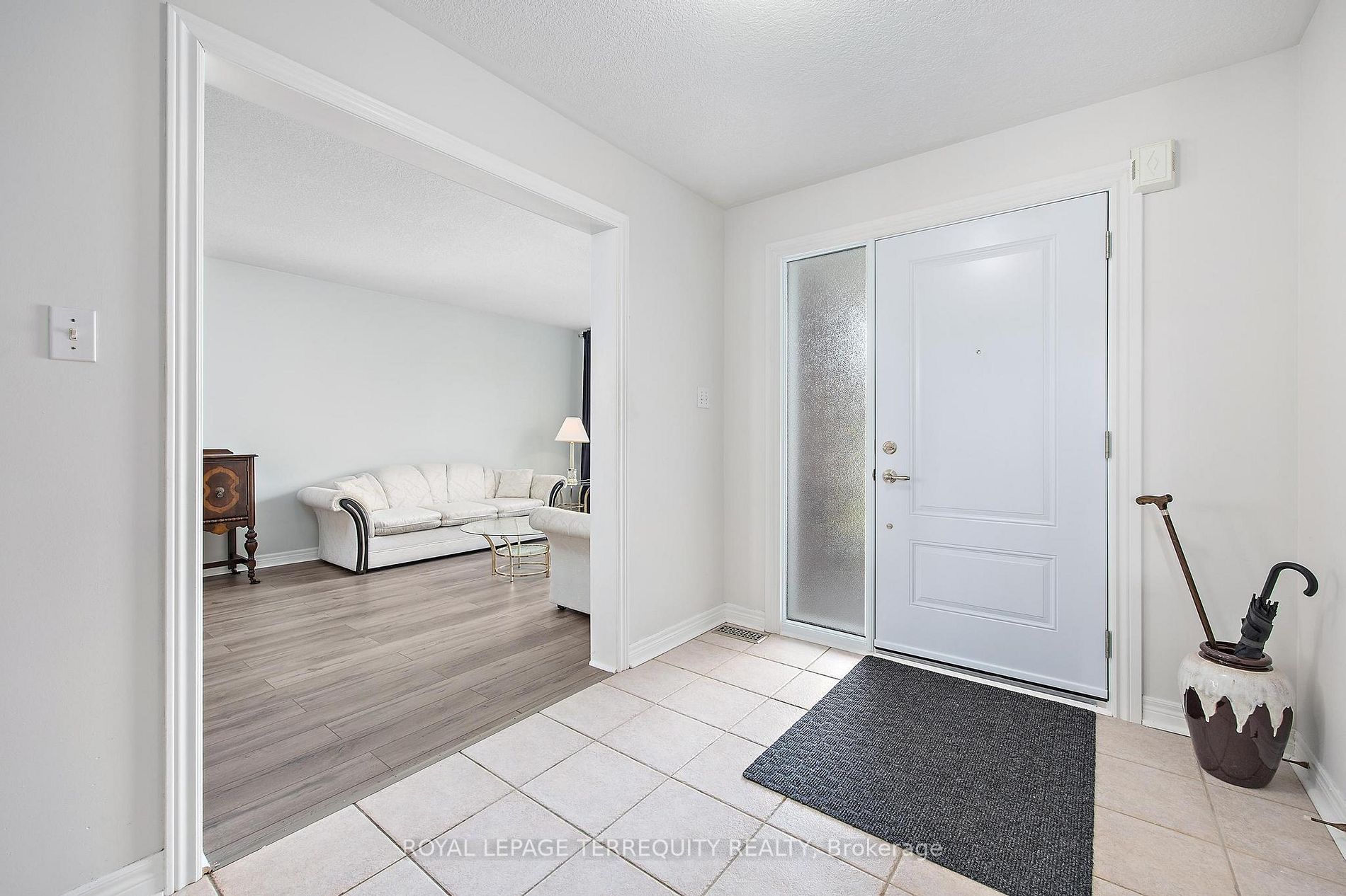 2263 Jack Cres