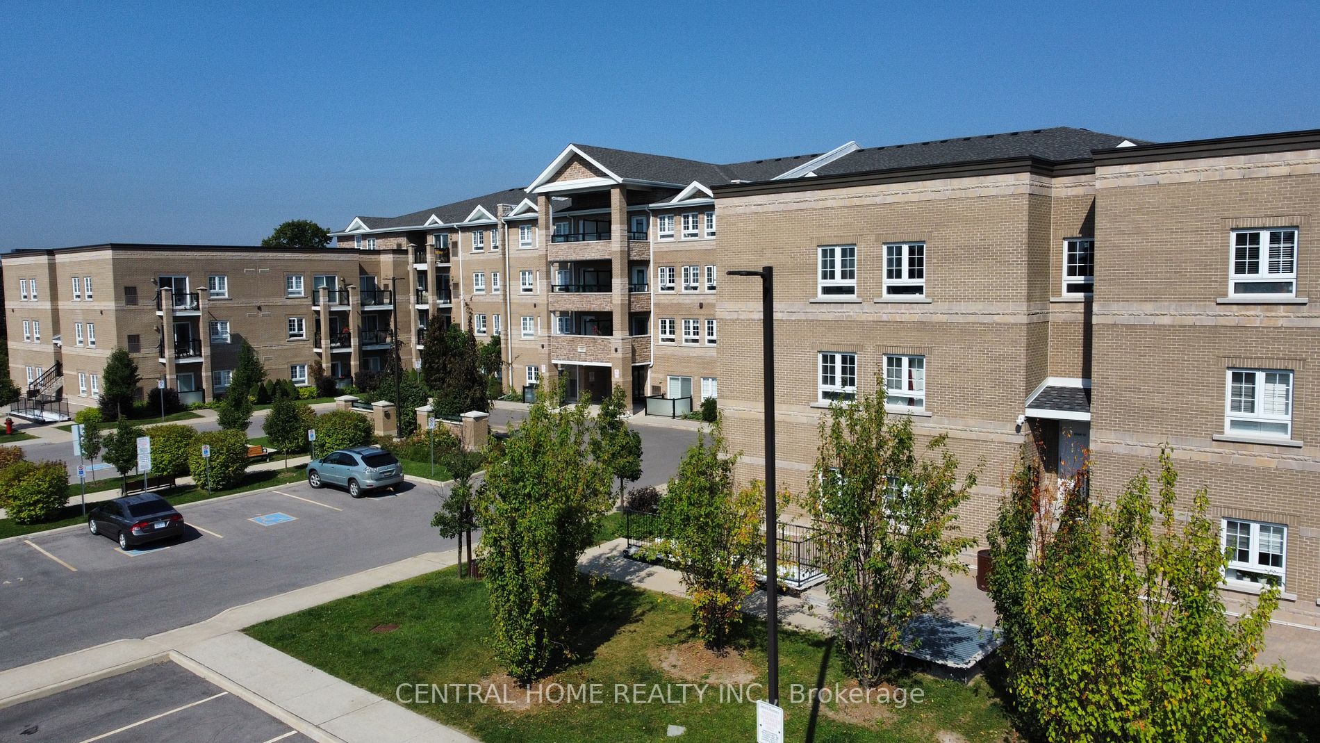 481 Rupert Ave N, #304