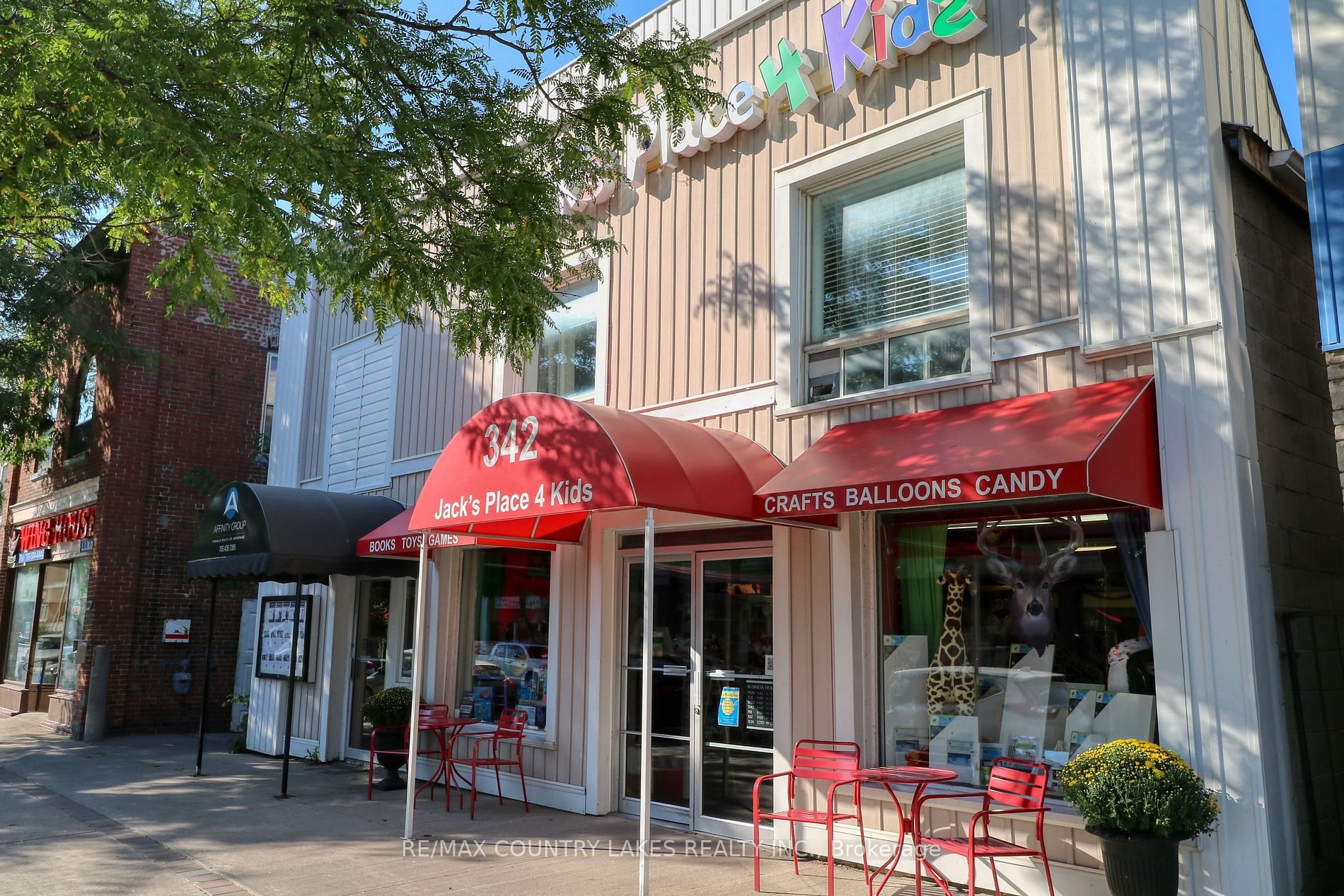 342 Simcoe St