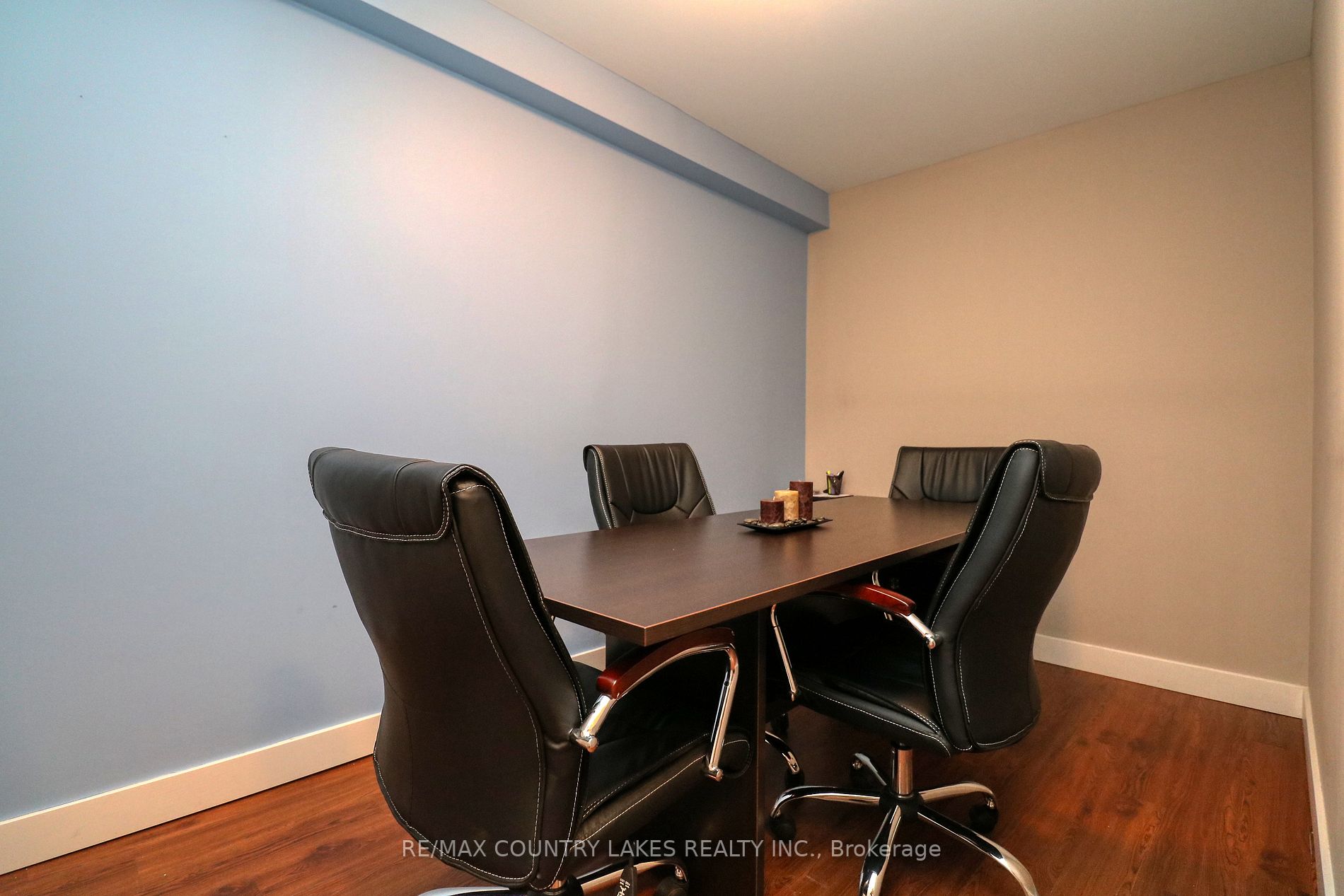 342 Simcoe St