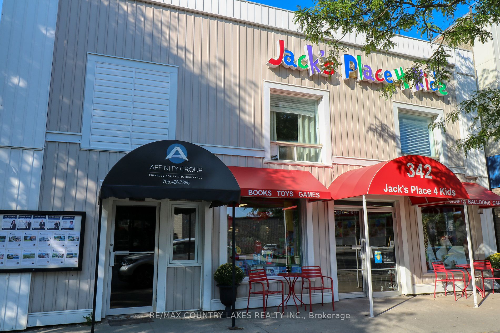 342 Simcoe St