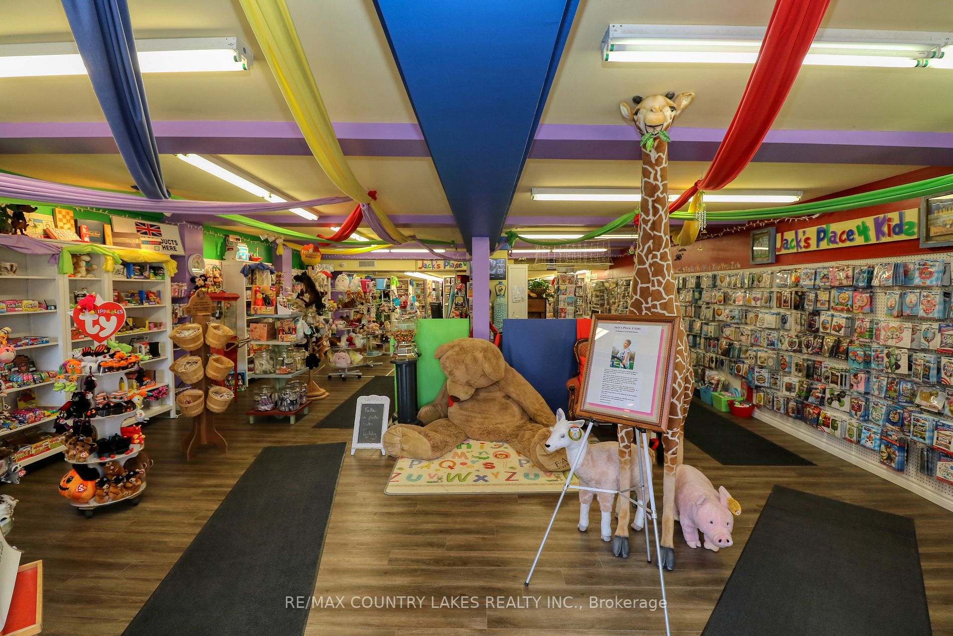 342 Simcoe St