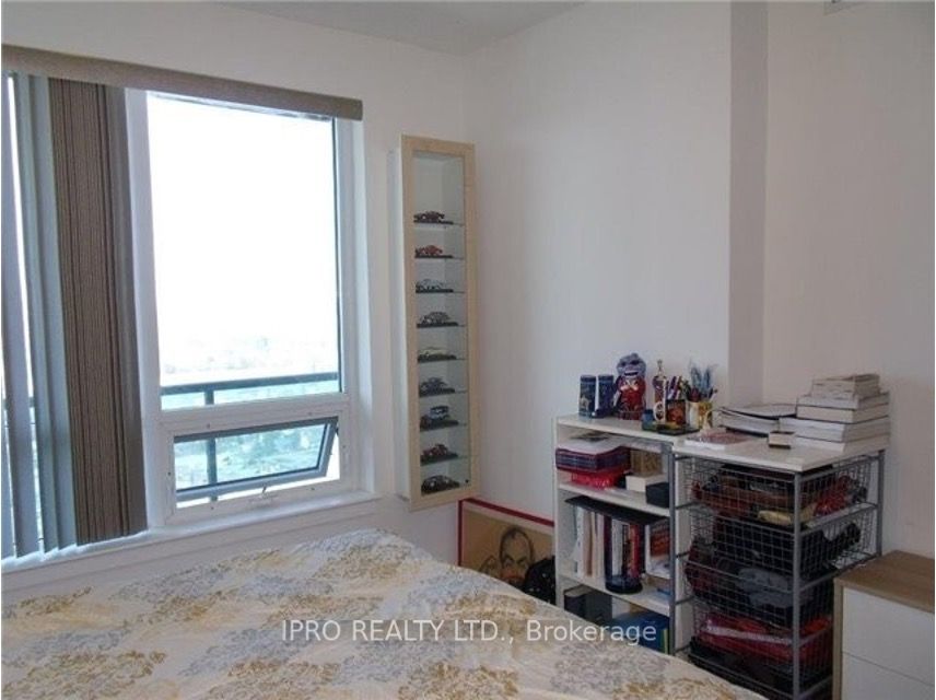 7165 Yonge St, #1902