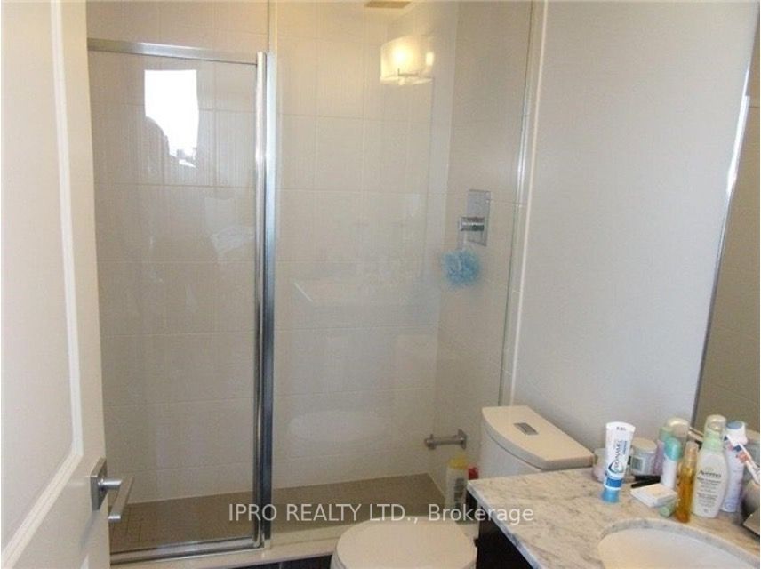 7165 Yonge St, #1902