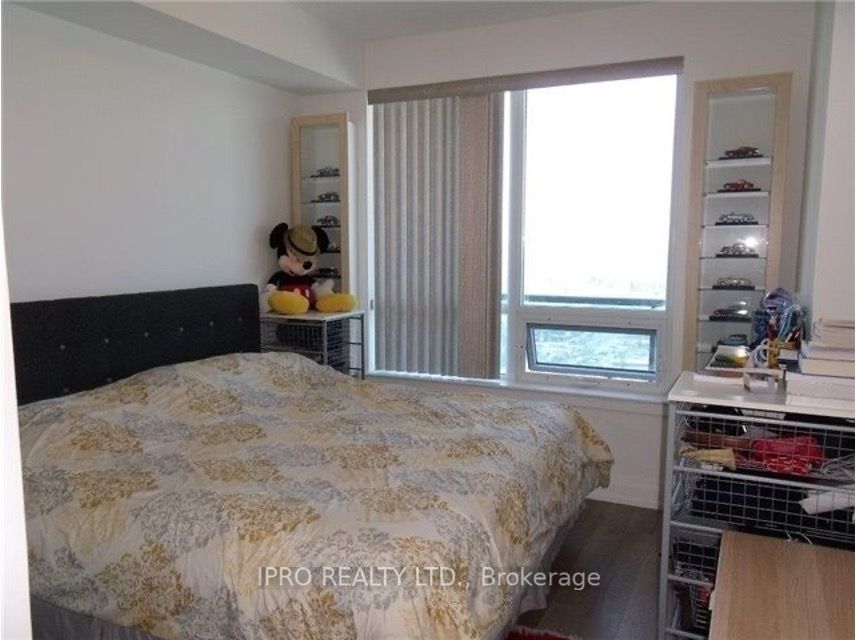 7165 Yonge St, #1902