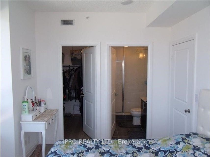 7165 Yonge St, #1902