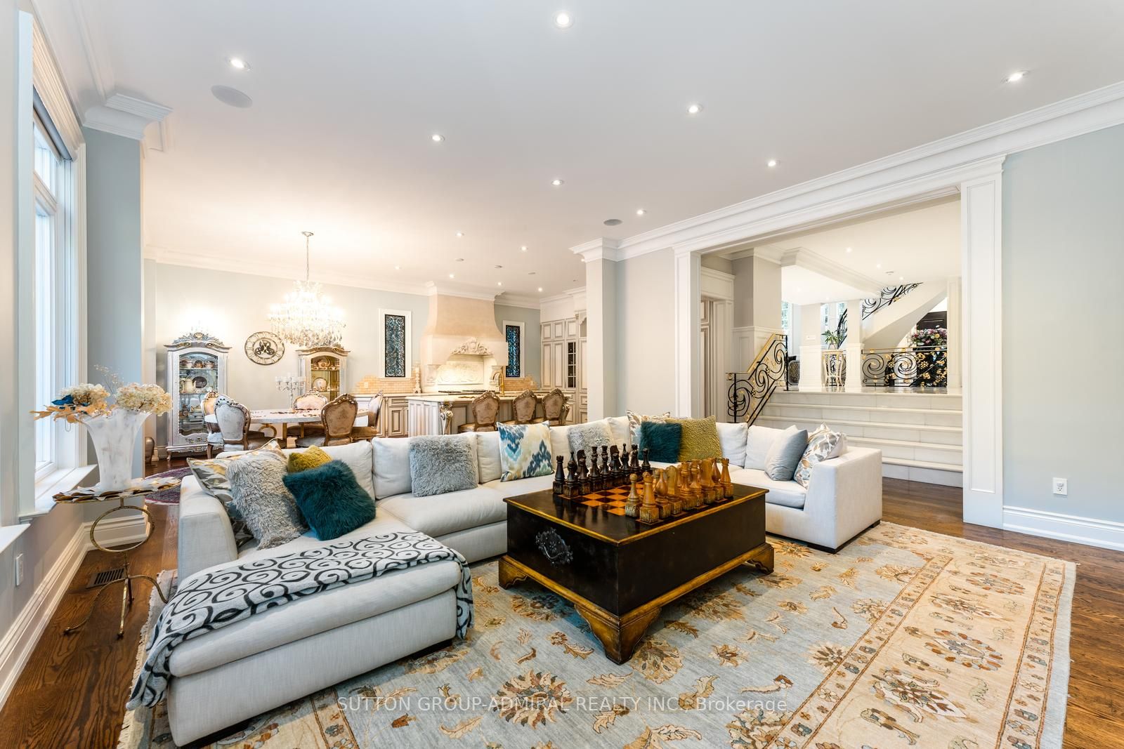 7 Fairview Ave