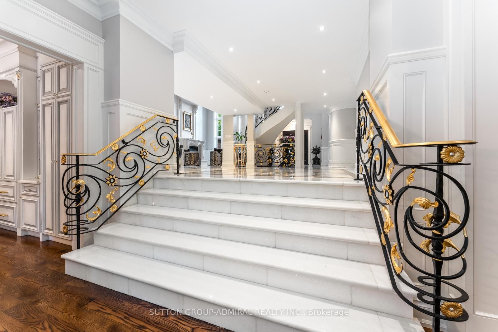7 Fairview Ave