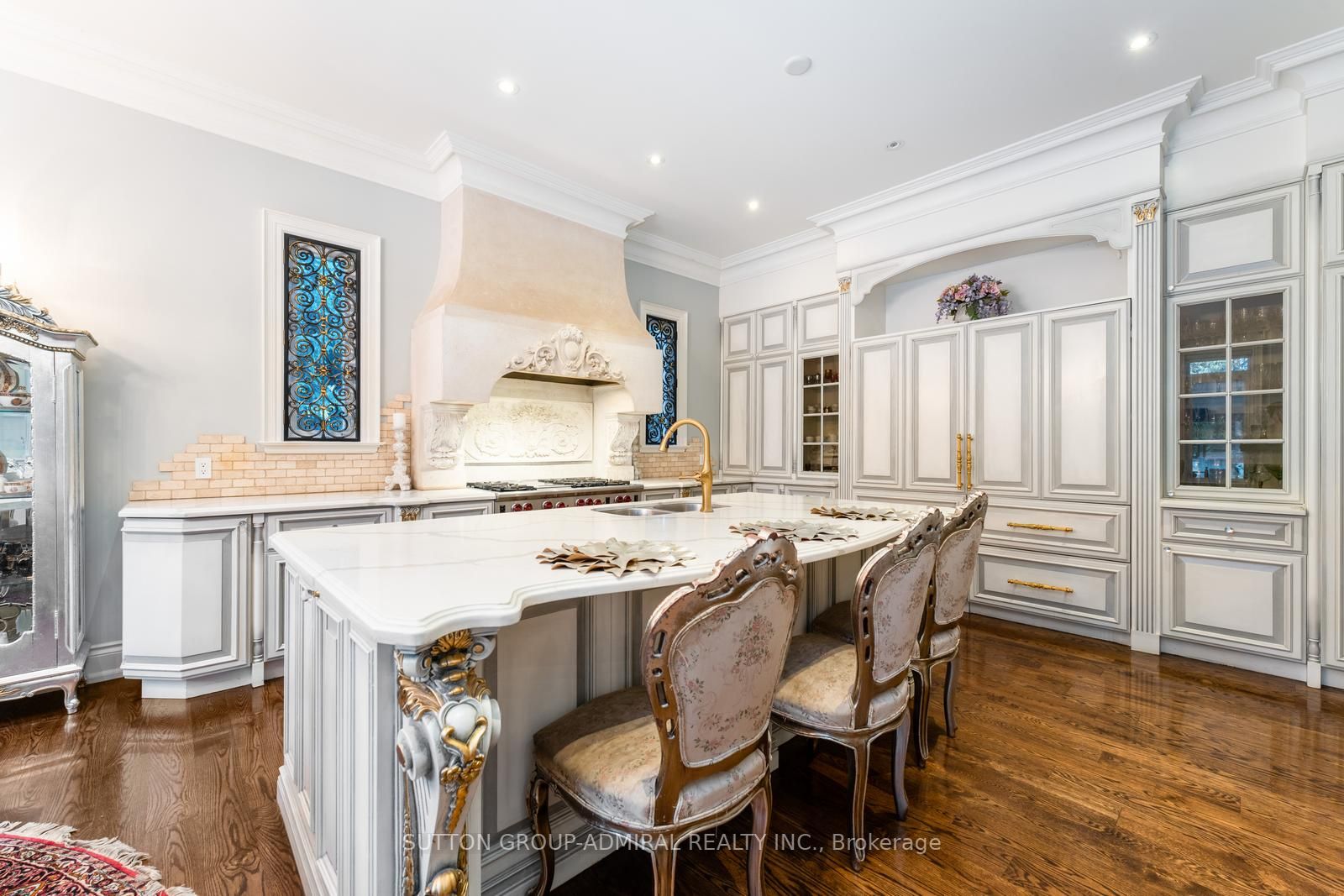 7 Fairview Ave