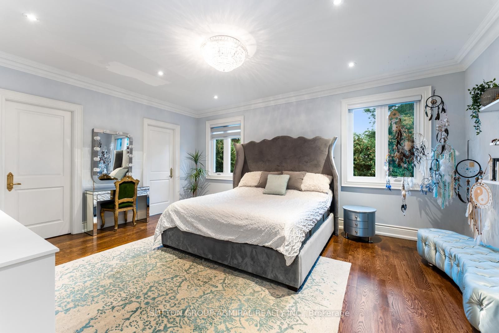 7 Fairview Ave