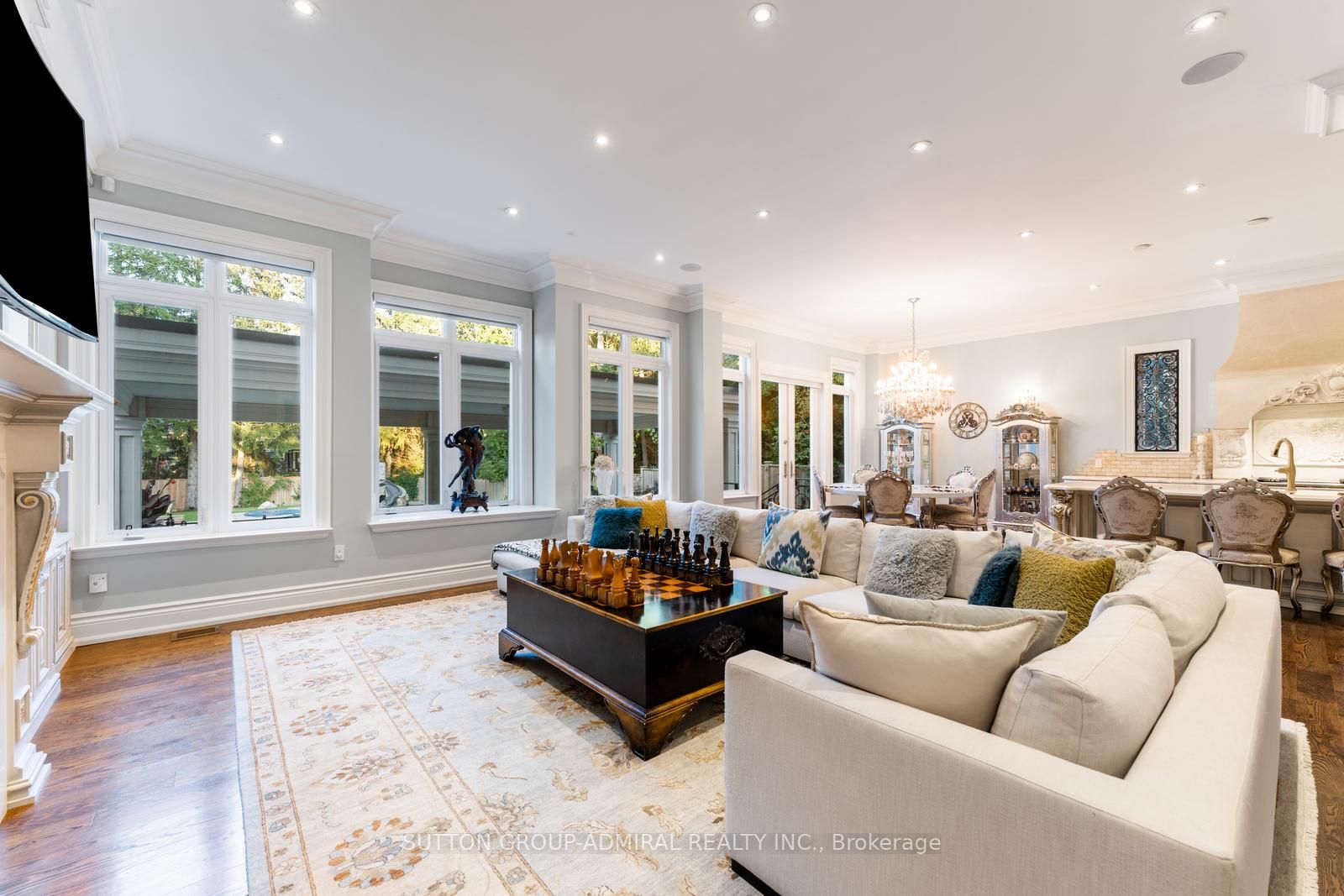 7 Fairview Ave