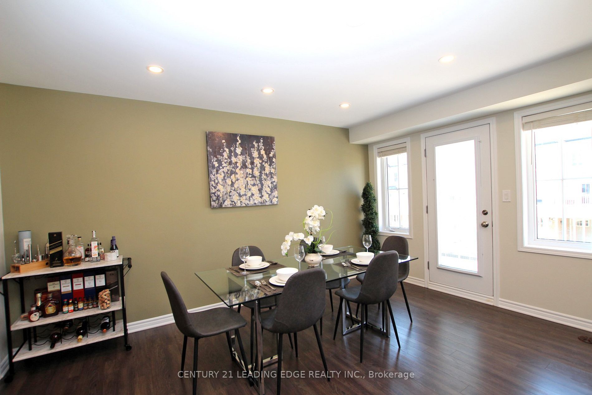 27 Minlow Way