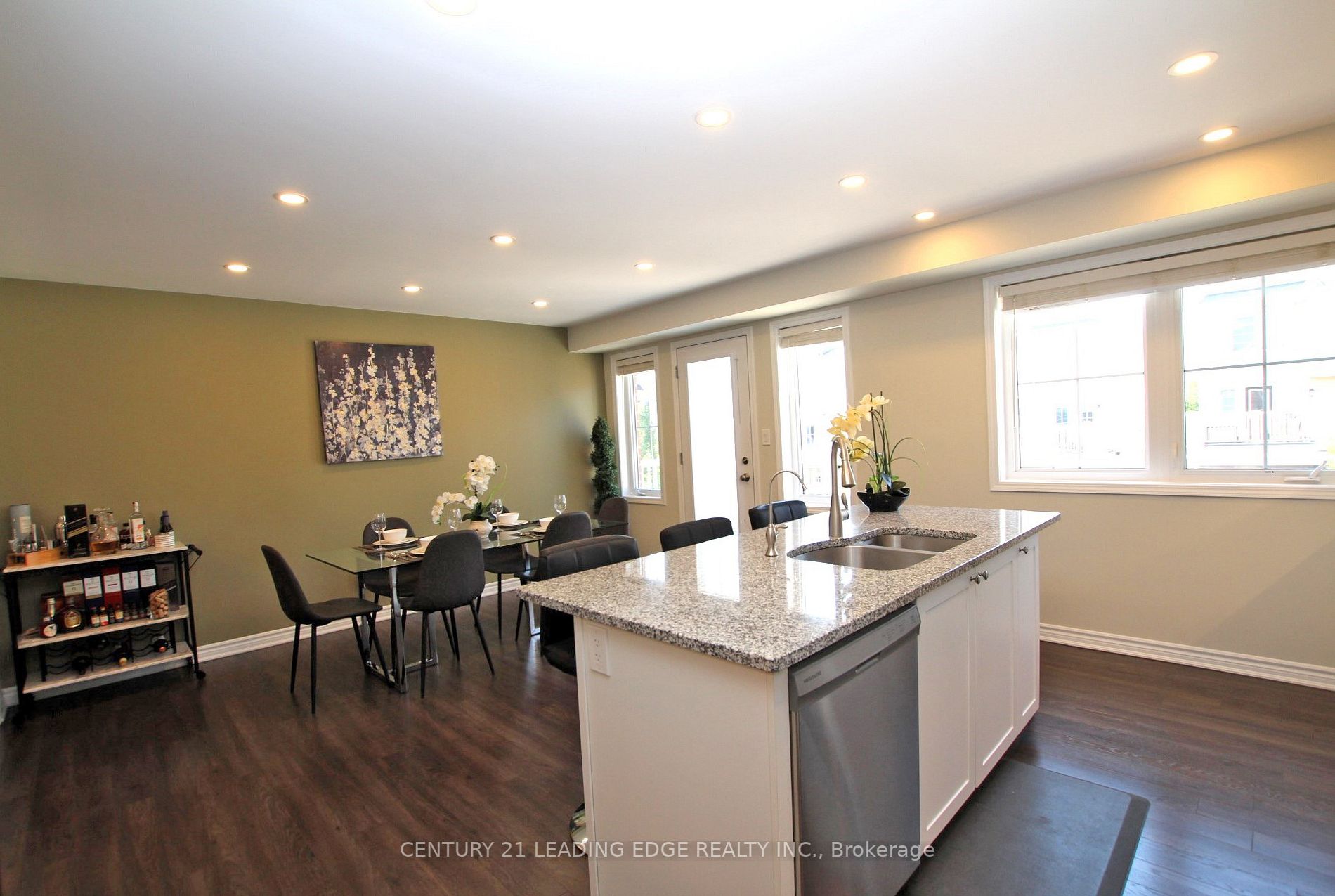 27 Minlow Way