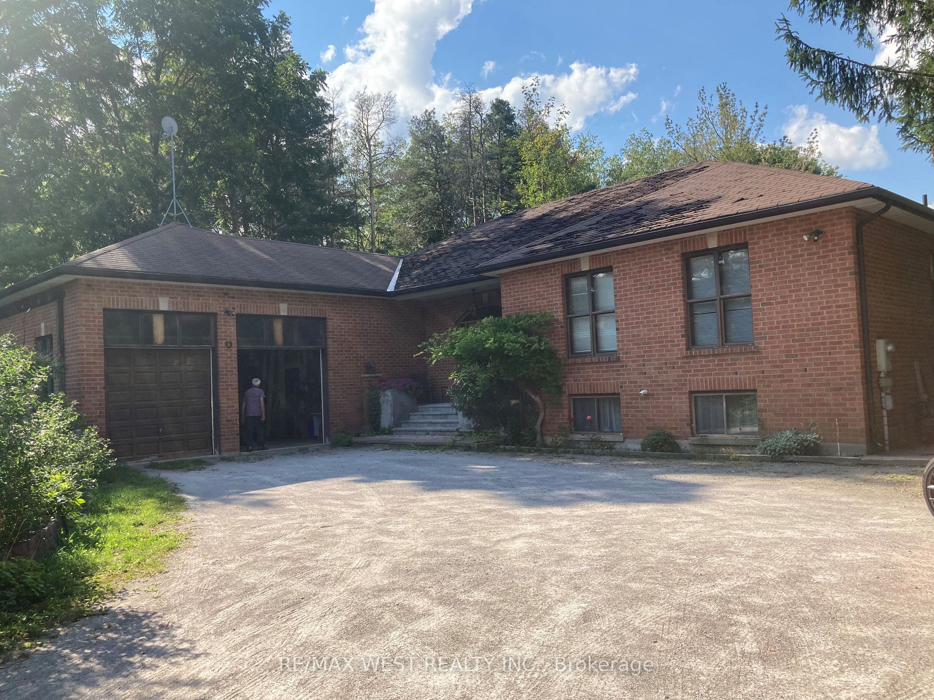 290 Ridge Rd