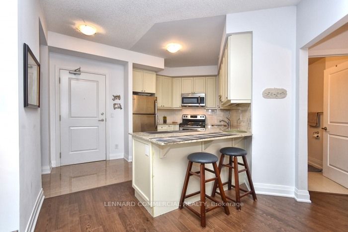 12 Woodstream Blvd, #414
