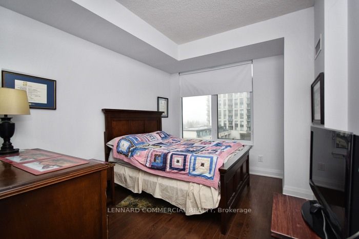 12 Woodstream Blvd, #414