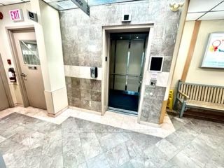 7131 Bathurst St, #202
