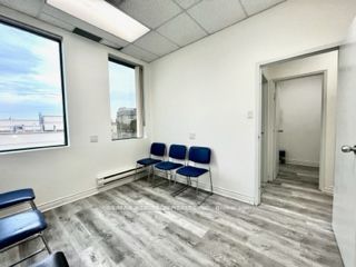 7131 Bathurst St, #202