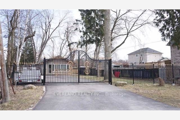 477 Lake Dr S, Georgina