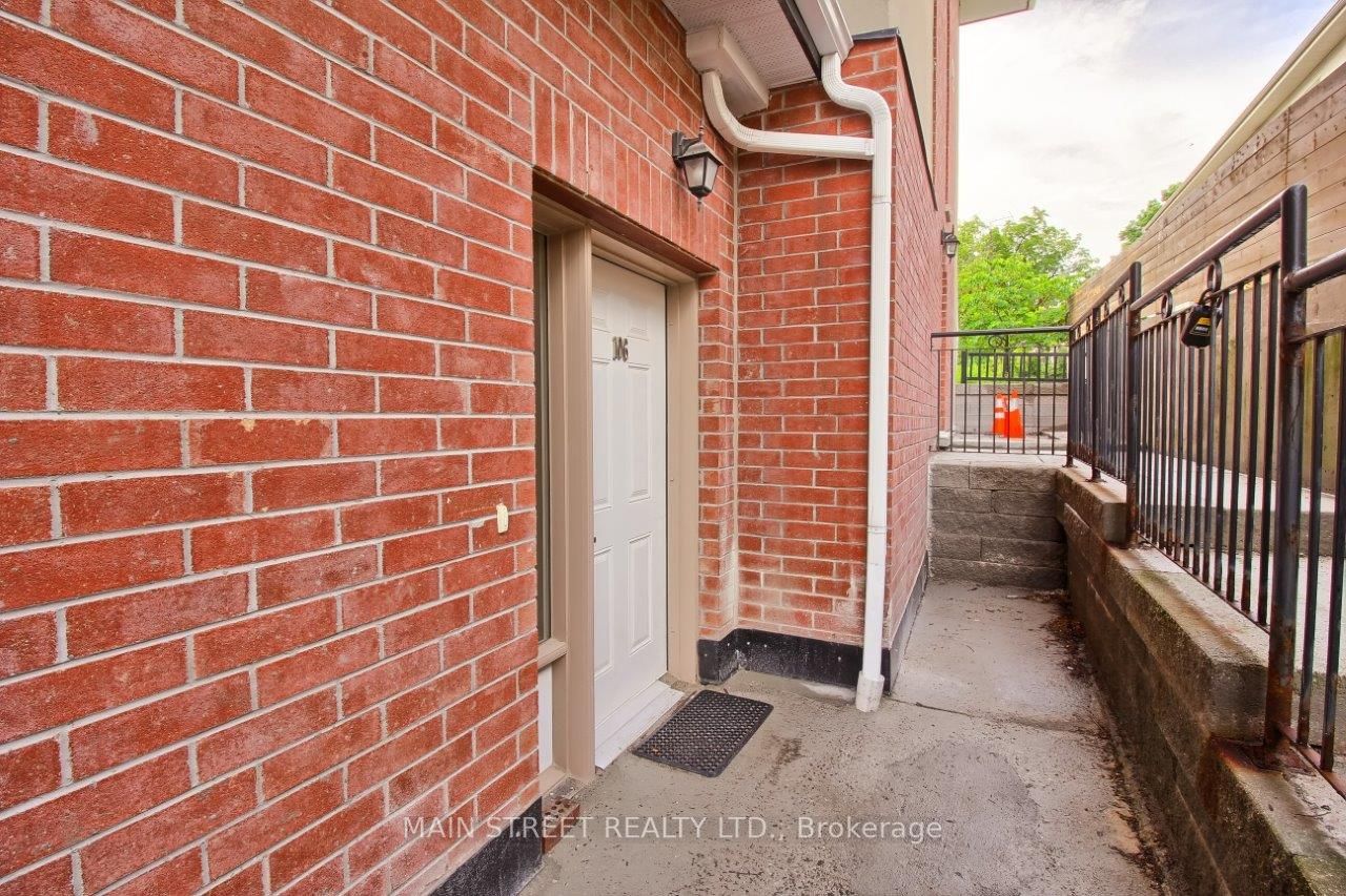 128 Barrie St, #106