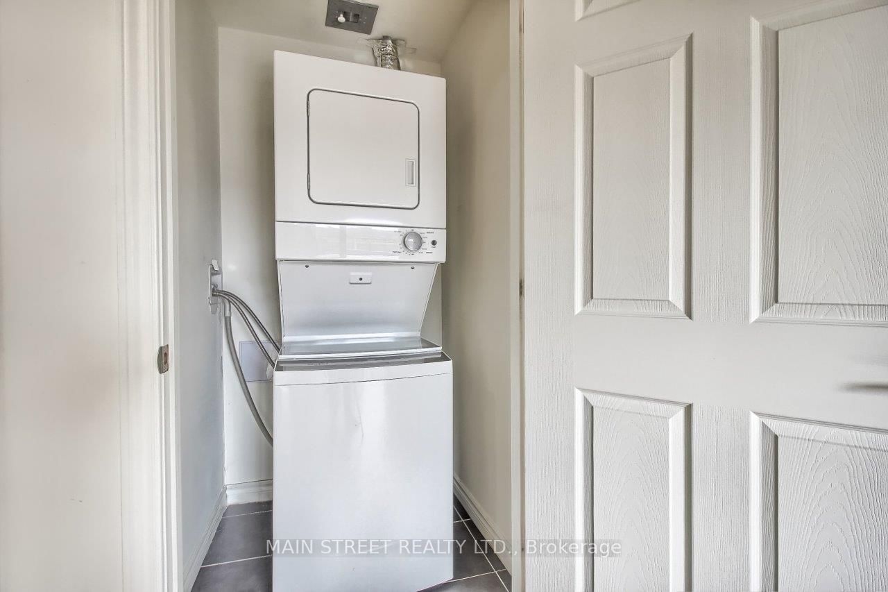 128 Barrie Street, #106