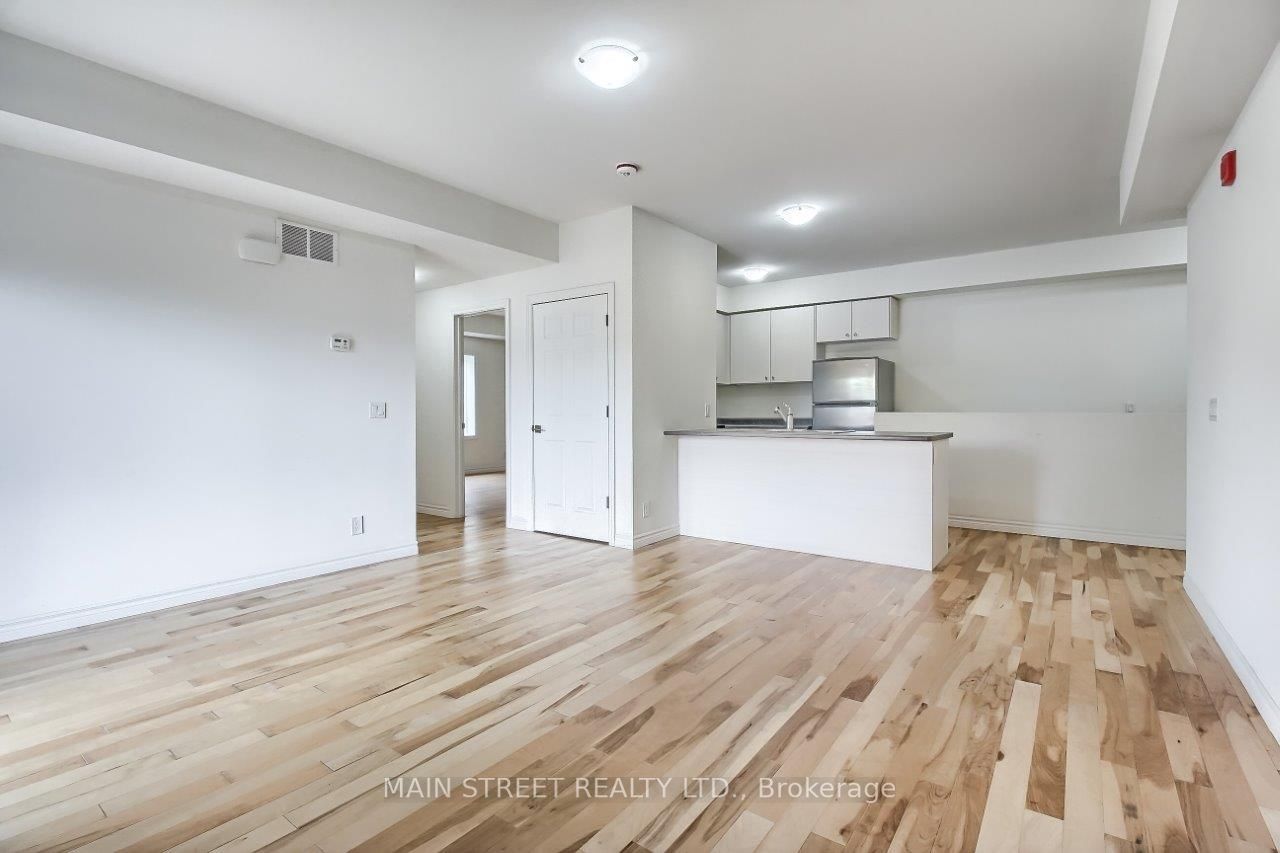 128 Barrie Street, #106