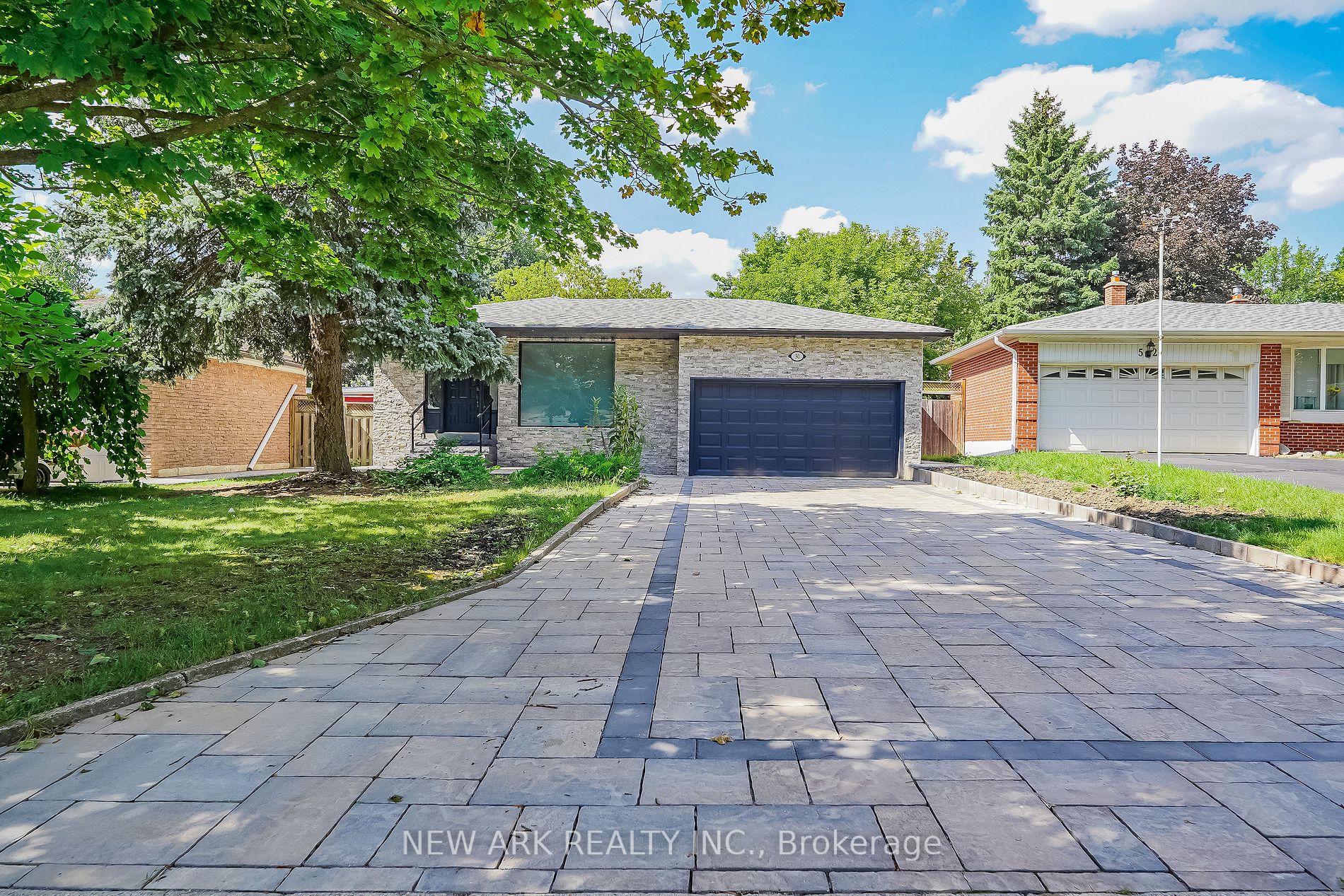50 Coral Harbour Cres, #Unit A