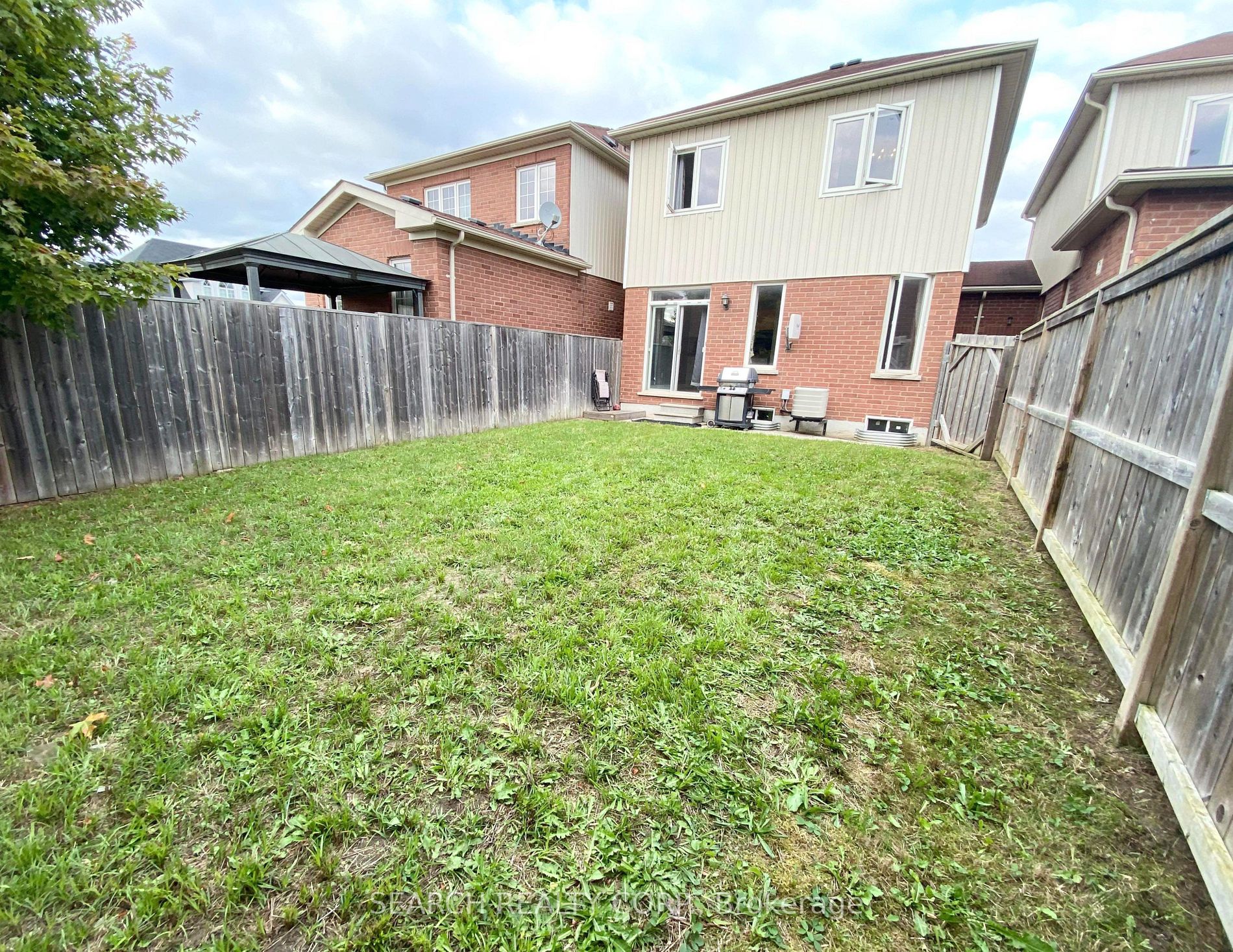 116 Collier Crescent